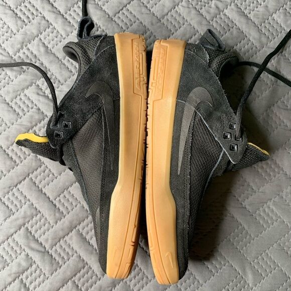 Nike SB Black and Tan Sneakers - Picture 7 of 7